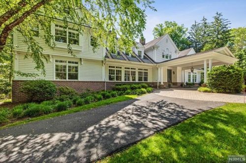 8 Deer Hill Rd, Demarest, NJ 07627-2303