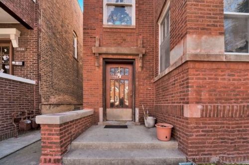 6030 California, Chicago IL 60659-3915 exterior