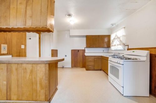 1316 Adelaide Dr, Dallas TX 75216-6911 exterior