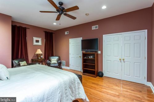 1000 18 St, Philadelphia PA 19140-3508 exterior