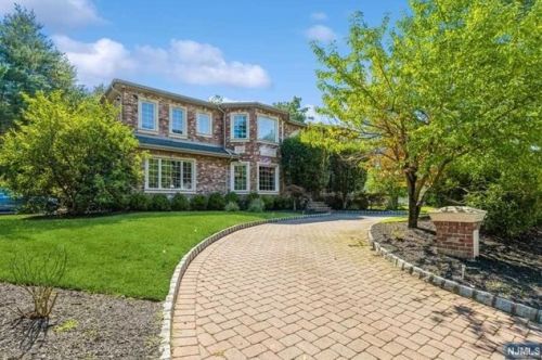 452 Piermont Rd, Demarest, NJ 07627-2421
