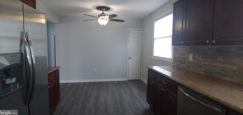 205 Davis Rd, Runnemede NJ 08078-1816 exterior