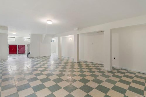 620 Columbus Ave, Mount Vernon NY 10550-4730 exterior