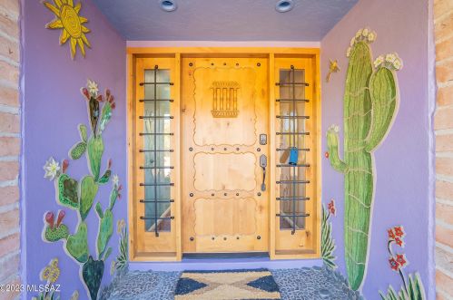 4305 Avenida Del Cazador, Tucson AZ  85718-7065 exterior