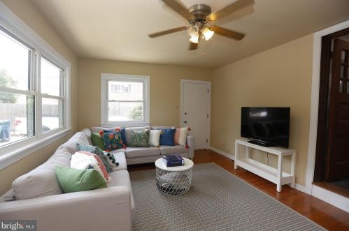 10 Simpson Rd, Ardmore PA 19003-2110 exterior