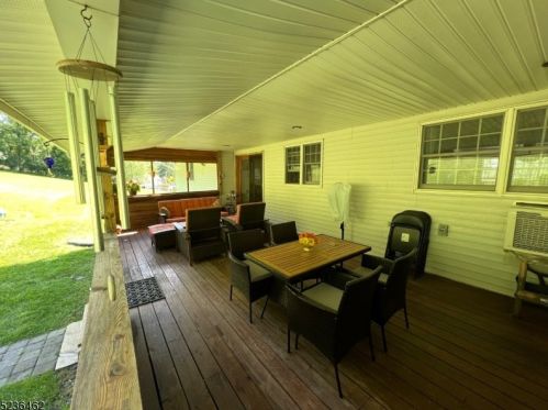 533 Rockport Rd, Hackettstown NJ 07840-5224 exterior