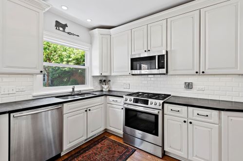 1749 Fern Ct, Chicago IL 60614-5606 exterior