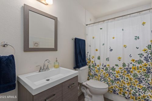 2231 Acoma Dr, Phoenix AZ  85022-4101 exterior