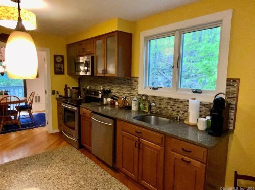 391 Trailsend Dr, Torrington CT 06790-2246 exterior