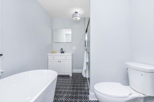 8523 Damen Ave, Chicago IL 60612-3728 exterior