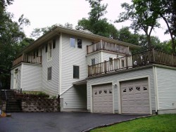 548 Grove St, Newton, MA 02462-1412