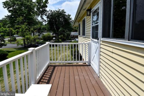 2879 Glenora Ln, Rockville MD 20850-3055 exterior