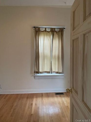 179 Rdg Rd, Valley Cottage NY 10989-2353 exterior