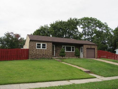 1 Clover Dr, Hazlet, NJ 07730-1610