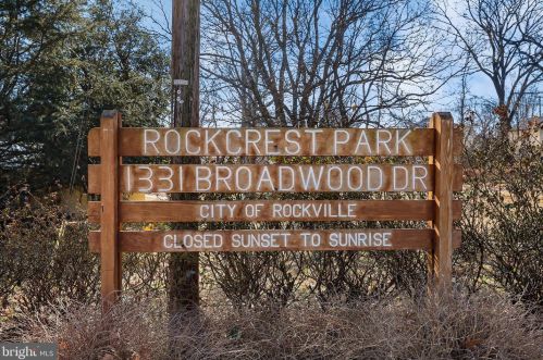 1805 Crawford Dr, Rockville MD 20851-1711 exterior