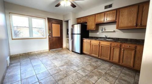 8872 95th St, Milwaukee, WI 53224-7116