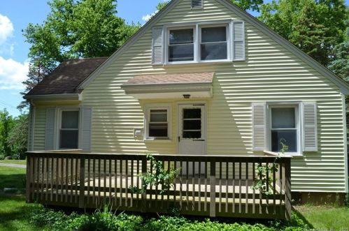 491 Gardner St, Manchester CT  06040-6604 exterior