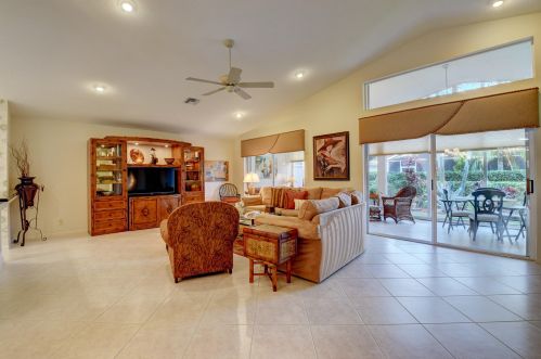 7159 Louisiane Ct, Boynton Beach FL 33437-6473 exterior