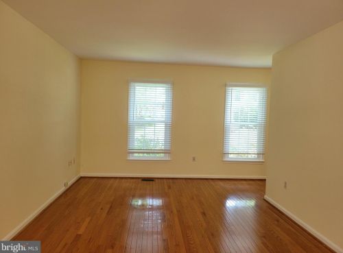 2707 Deer Ridge Dr, Silver Spring MD 20904-7140 exterior