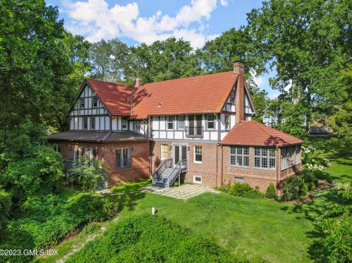 30 Brookridge Dr, Greenwich CT 06830-4830 exterior