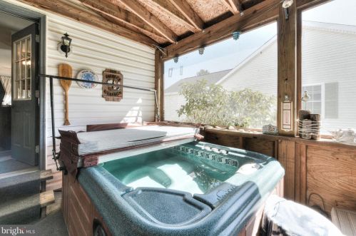 13 Atlantic Dr, Lewes DE 19958-1765 exterior