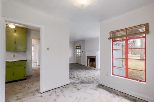 4323 Airport Blvd, Austin TX 78752-3826 exterior