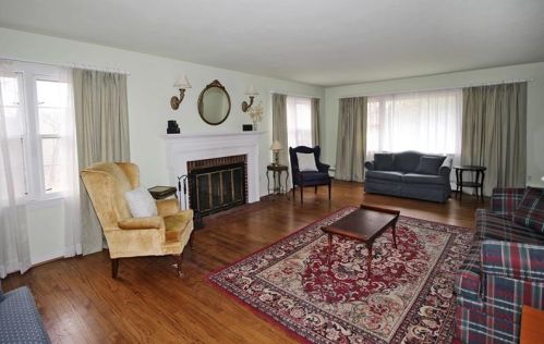 1007 Delafield Rd, Pittsburgh PA 15215-3204 exterior