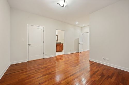 1452 Blackhawk St, Chicago IL 60610-1170 exterior