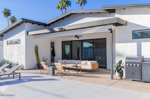 2205 Clarendon Ave, Phoenix AZ  85015-5436 exterior