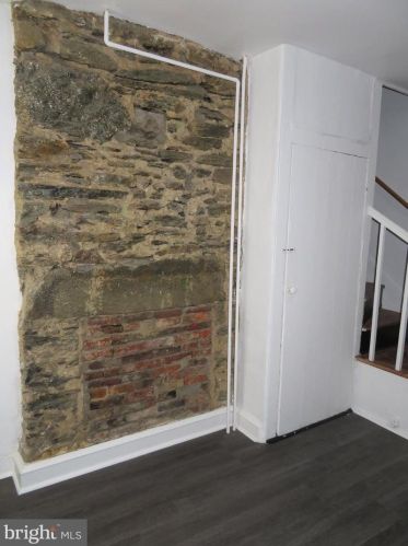 123 Levering St, Philadelphia PA 19127-1403 exterior