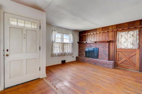 525 Ash St, Waukegan IL 60085-3928 exterior