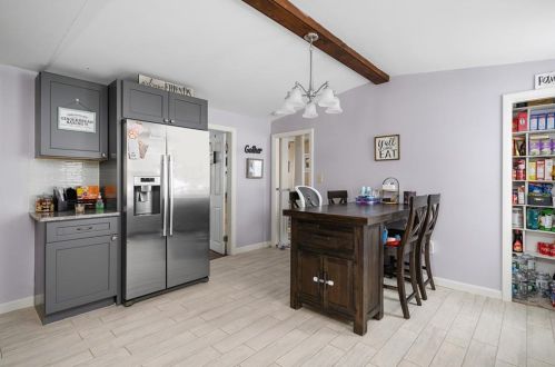 82 Ave B, Woonsocket RI 02895-6262 exterior