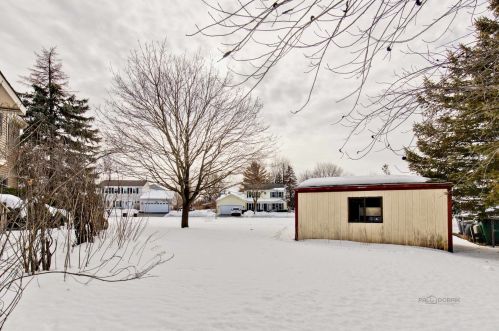 1404 Candlewood Dr, Bull Valley IL 60014-8964 exterior