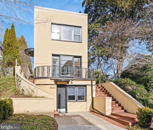 3543 Alton Pl, Washington, DC 20008-4217