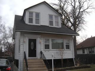 903 8th Ave, Broadview, IL 60153-1914