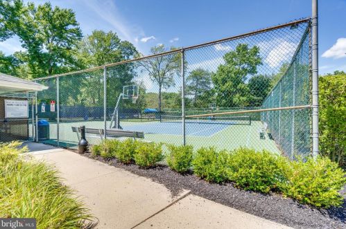 17 Aspen Ct, Trenton NJ  08619-4602 exterior