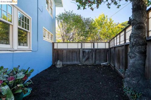 3301 Claremont Ave, Berkeley CA 94705-2710 exterior