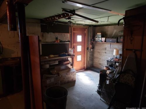 51 Gladiola St, New Britain CT 06053-3002 exterior