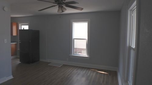 557 Oak St, Waukegan IL 60085-6530 exterior