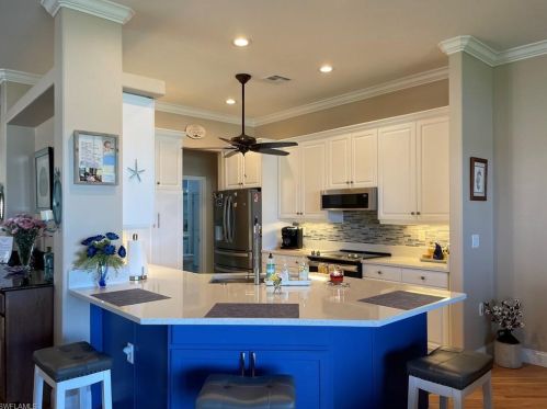 3915 Jasmine Lake Cir, Naples FL 34119-7956 exterior