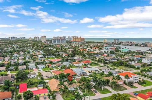 522 100 Ave, Naples FL 34108-2235 exterior