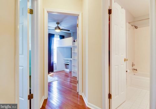 7041 Chesley Search Way, Alexandria VA 22315-4754 exterior