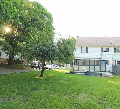 218 Norfolk St, Worcester MA 01604-2910 exterior