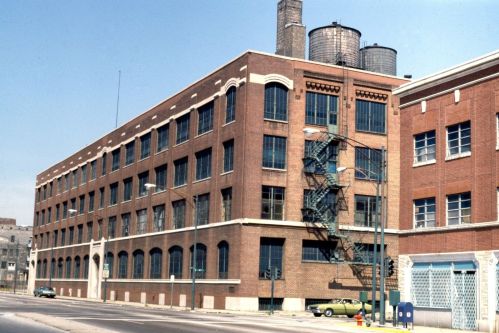 1727 Indiana Ave, Chicago IL 60616-1352 exterior