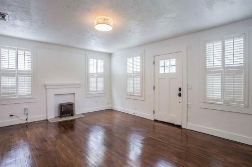 1207 Haines Ave, Dallas TX  75208-4103 exterior