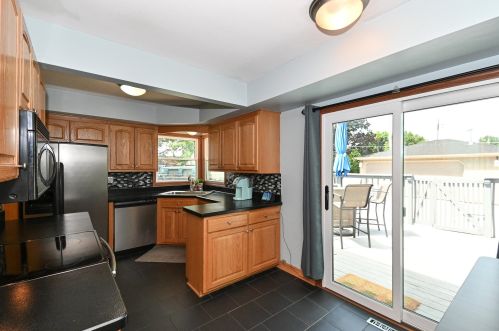 2965 99, Milwaukee WI 53227-3674 exterior