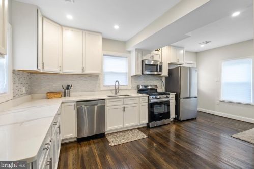 5052 Queens Stroll Pl, Washington, DC 20019-6135