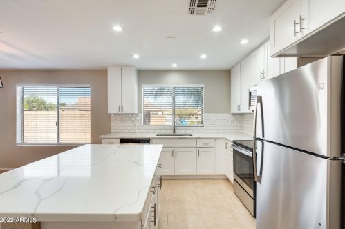 7104 31st Dr, Phoenix AZ  85041-9324 exterior