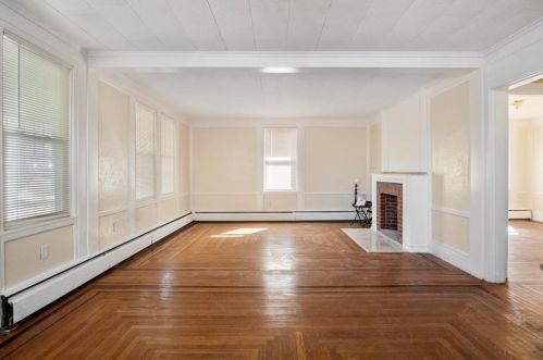 73 Maple St, Woonsocket RI  02895-4525 exterior