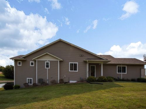 1952 Ravenswood Ln, Manitowoc, WI 54220-1859